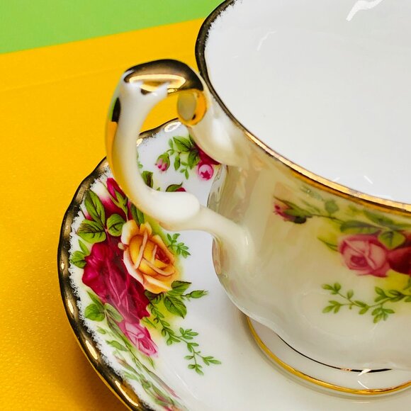 60s Royal Albert OLD COUNTRY ROSES Bone China Teacup Saucer Set Vintage Gift - Picture 6 of 12